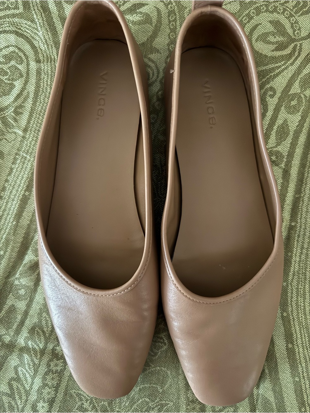 Vince Leather Ballet Flats in Taupe